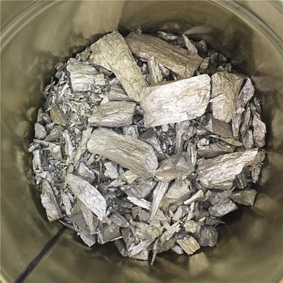 Nickel-hafniumlegering als additief element voor op nikkel gebaseerde hoogtemperatuurlegeringen