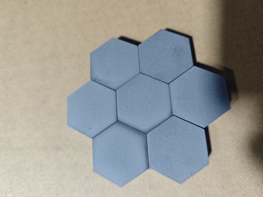 Boroncarbide ballistische tegel - NIJ niveau IV Ultra-lichtgewicht Hexagonale 100x100mm keramische slagoppervlak
